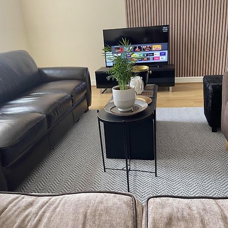 2-Bed Apartment - Sleeps 4 - Street Parking - Wifi 曼彻斯特 外观 照片