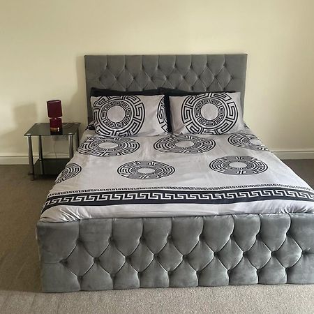 2-Bed Apartment - Sleeps 4 - Street Parking - Wifi 曼彻斯特 外观 照片
