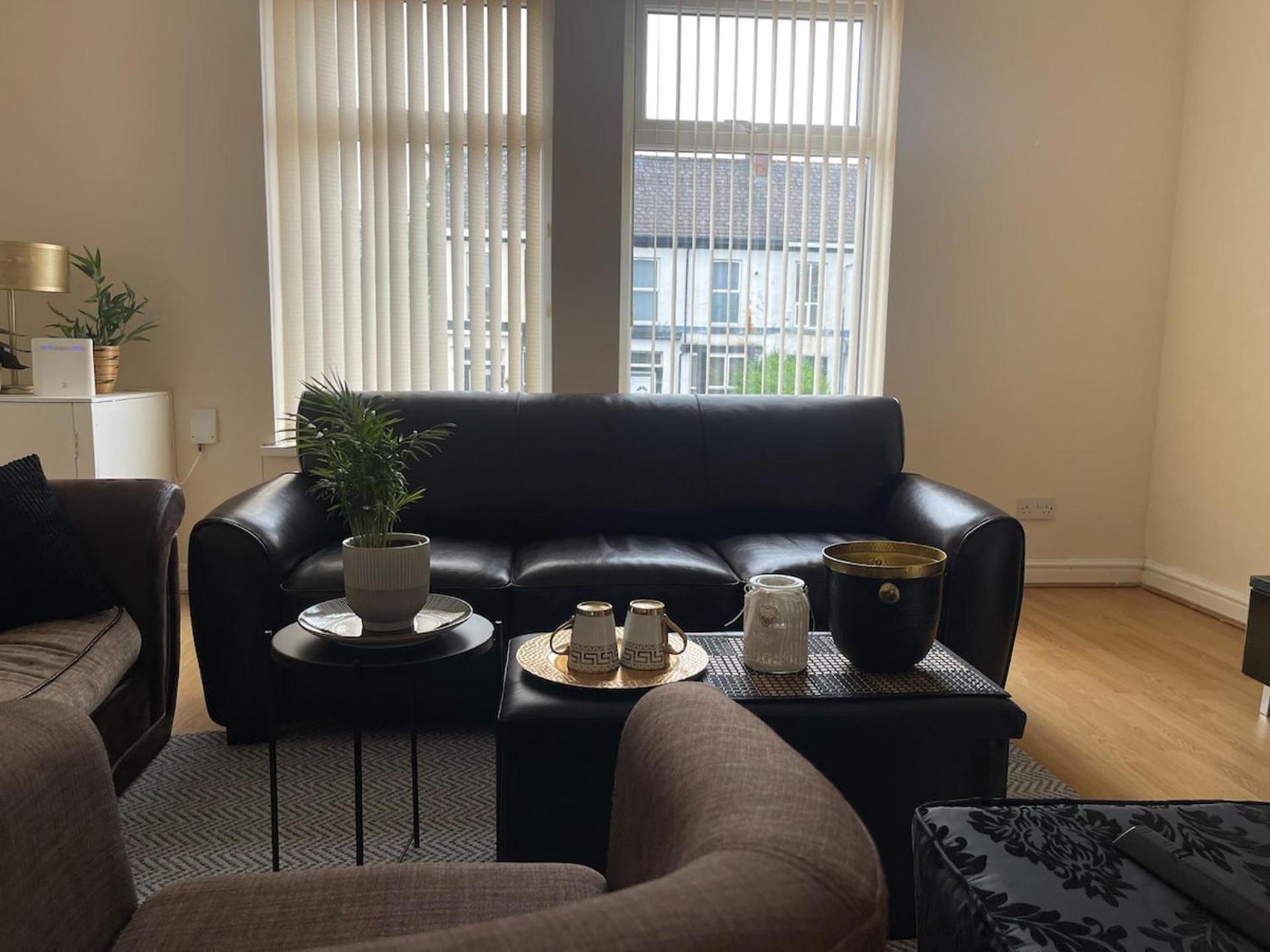 2-Bed Apartment - Sleeps 4 - Street Parking - Wifi 曼彻斯特 外观 照片
