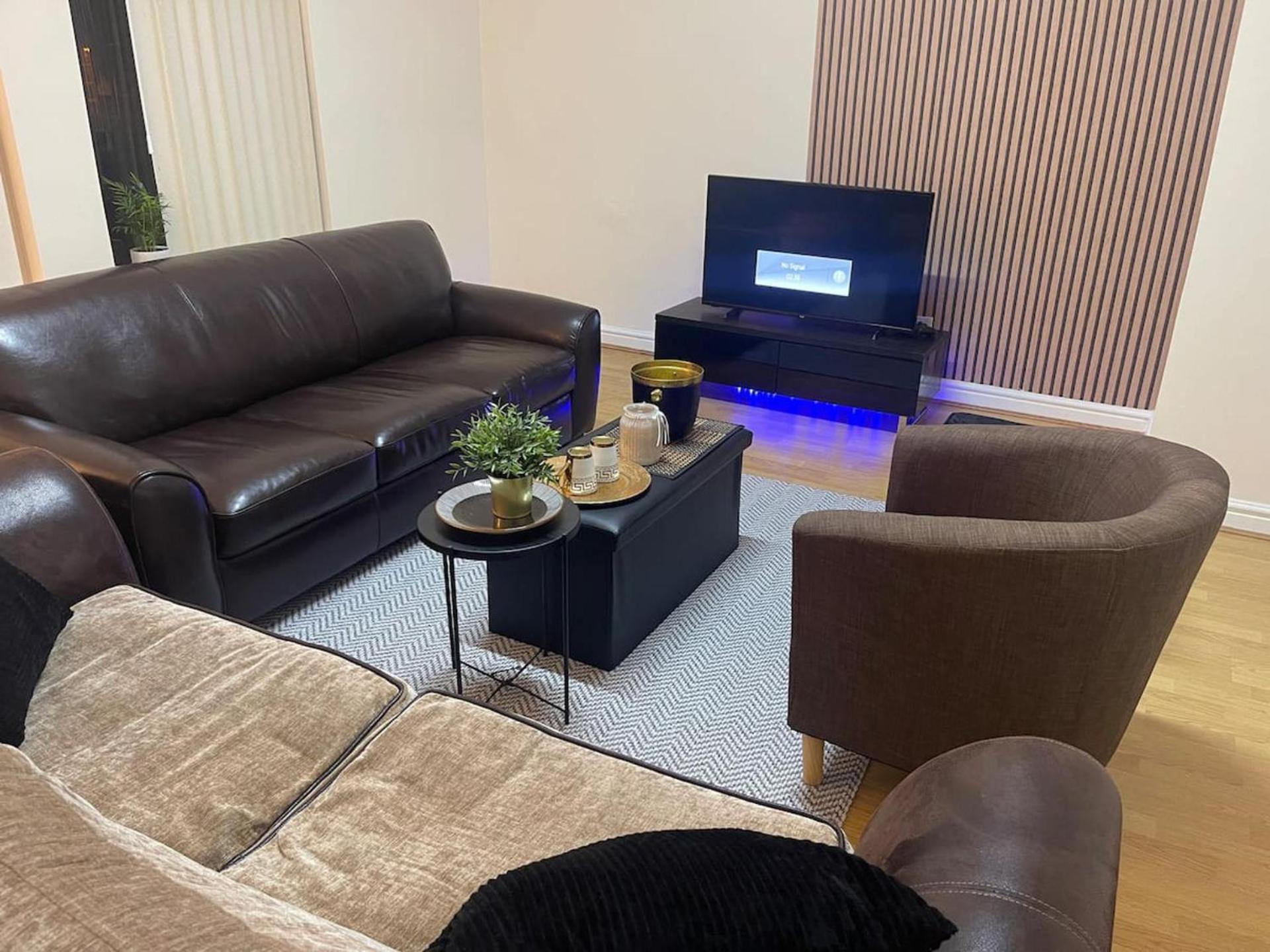 2-Bed Apartment - Sleeps 4 - Street Parking - Wifi 曼彻斯特 外观 照片