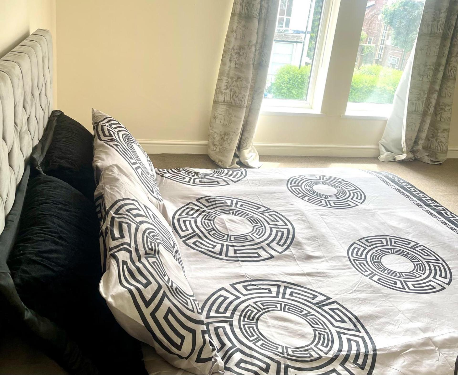 2-Bed Apartment - Sleeps 4 - Street Parking - Wifi 曼彻斯特 外观 照片