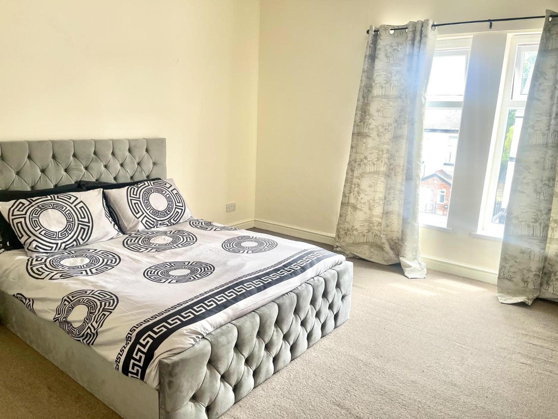 2-Bed Apartment - Sleeps 4 - Street Parking - Wifi 曼彻斯特 外观 照片